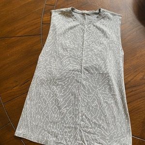 Lululemon muscle tee
